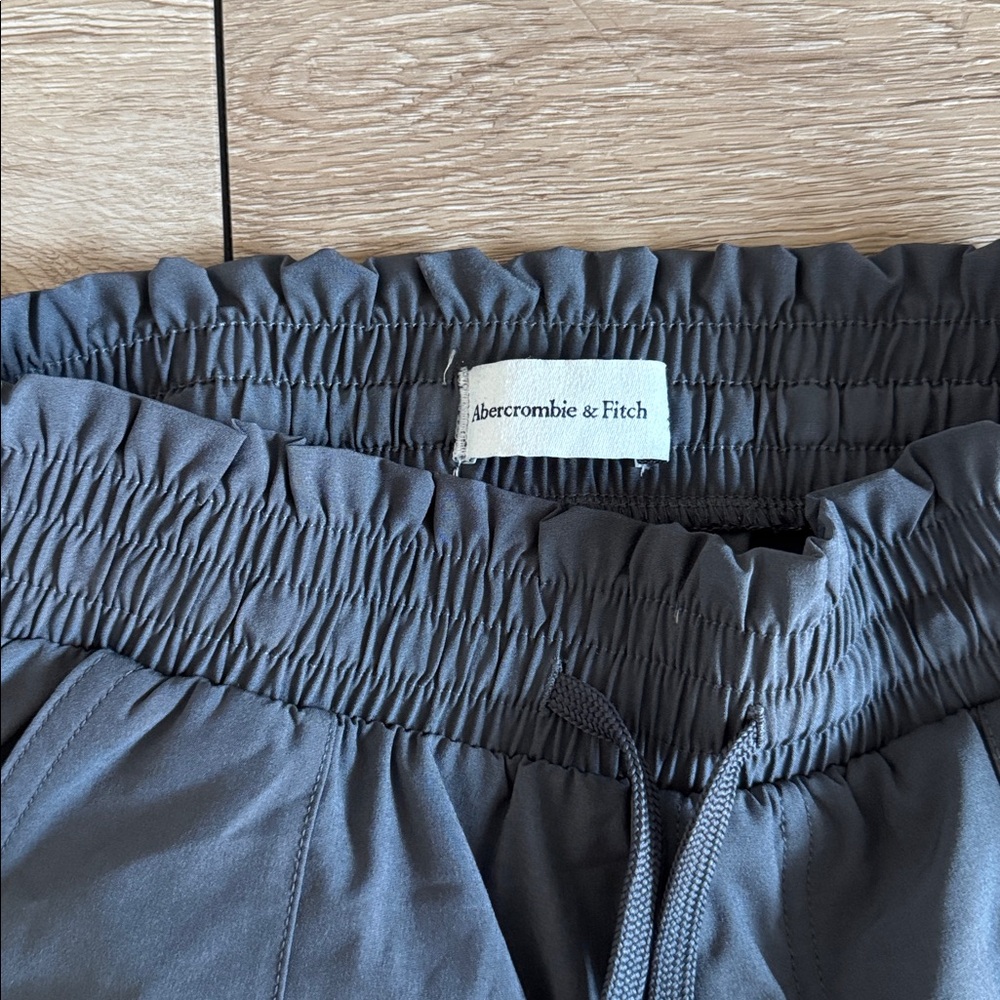 Abercrombie & Fitch Women’s Charcoal Joggers - Picture 2 of 7